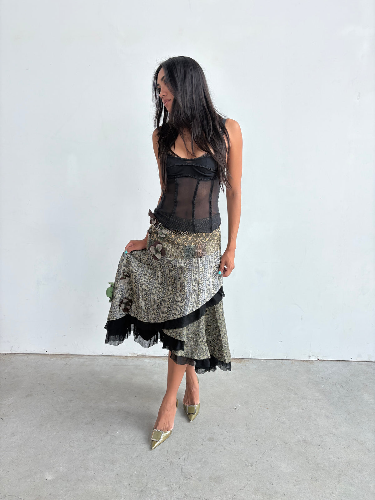 Y2k Euro Derhy whimsical high-low skirt with floral appliqué
