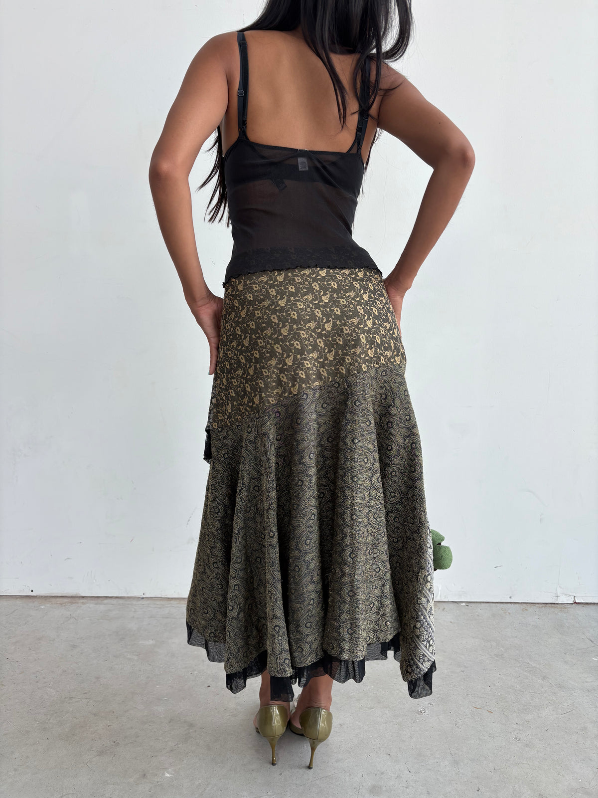 Y2k Euro Derhy whimsical high-low skirt with floral appliqué