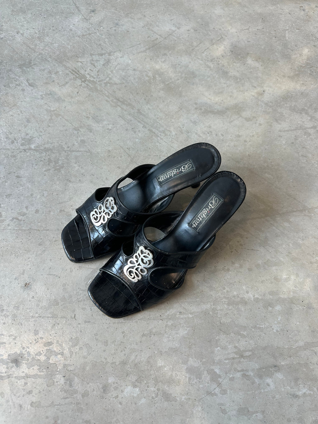 vintage brighton silver detail kitten heels