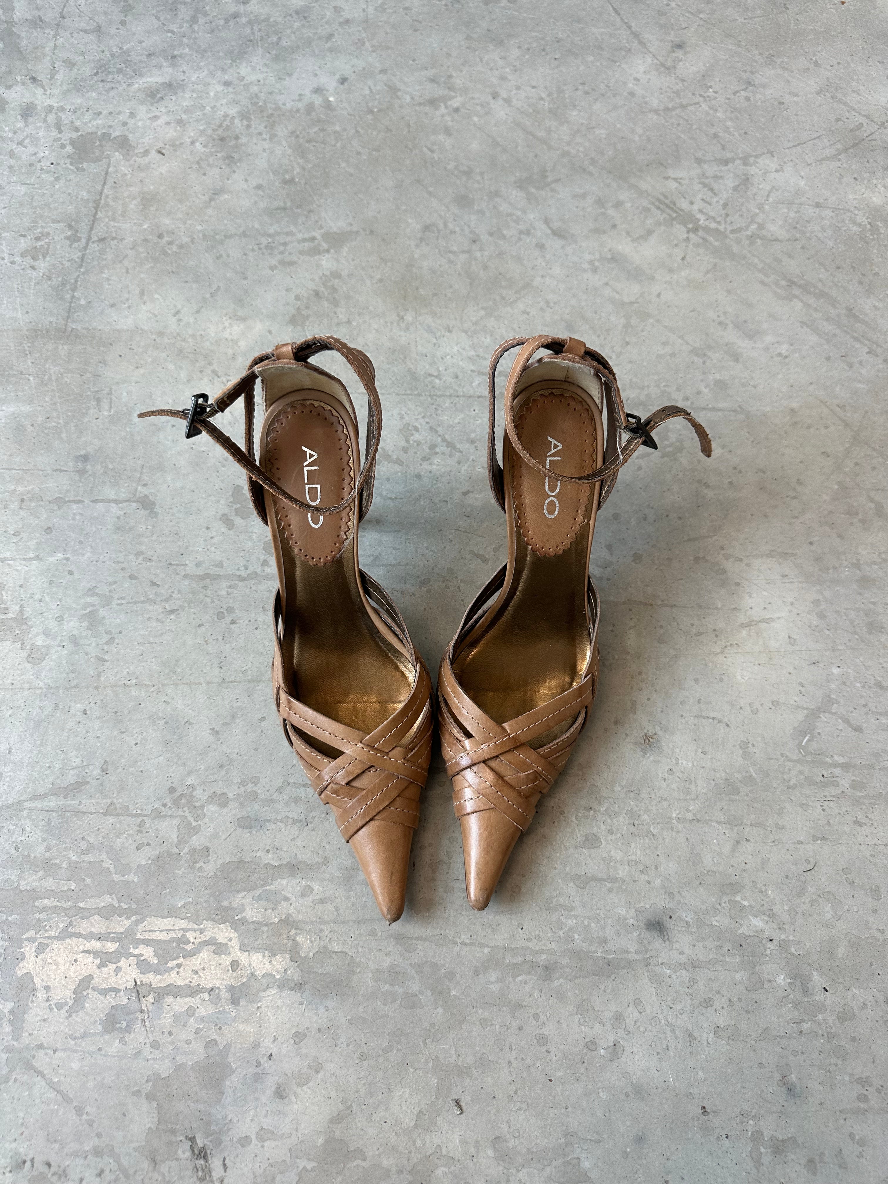 vintage aldo pointed toe tan heels