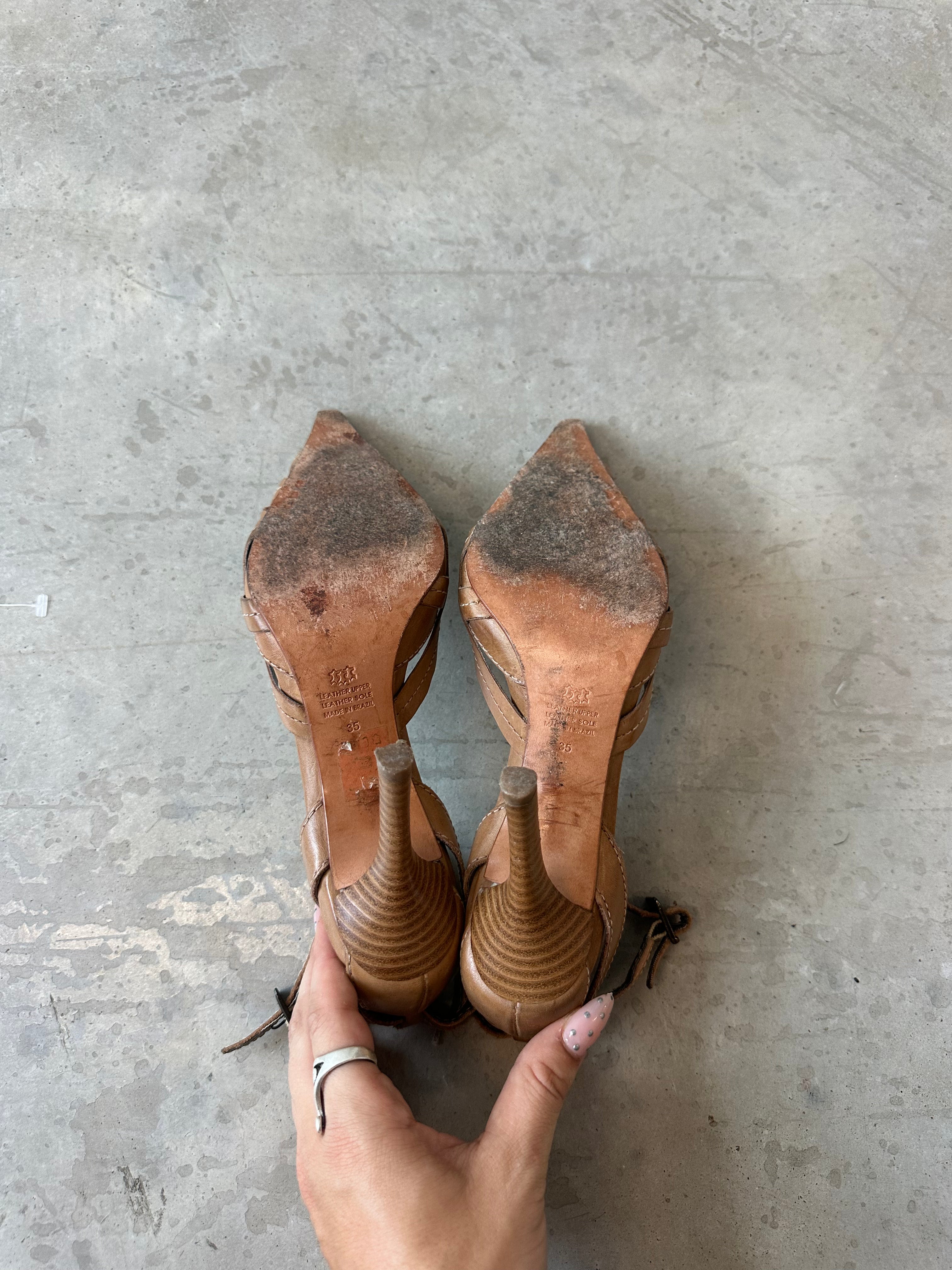 vintage aldo pointed toe tan heels