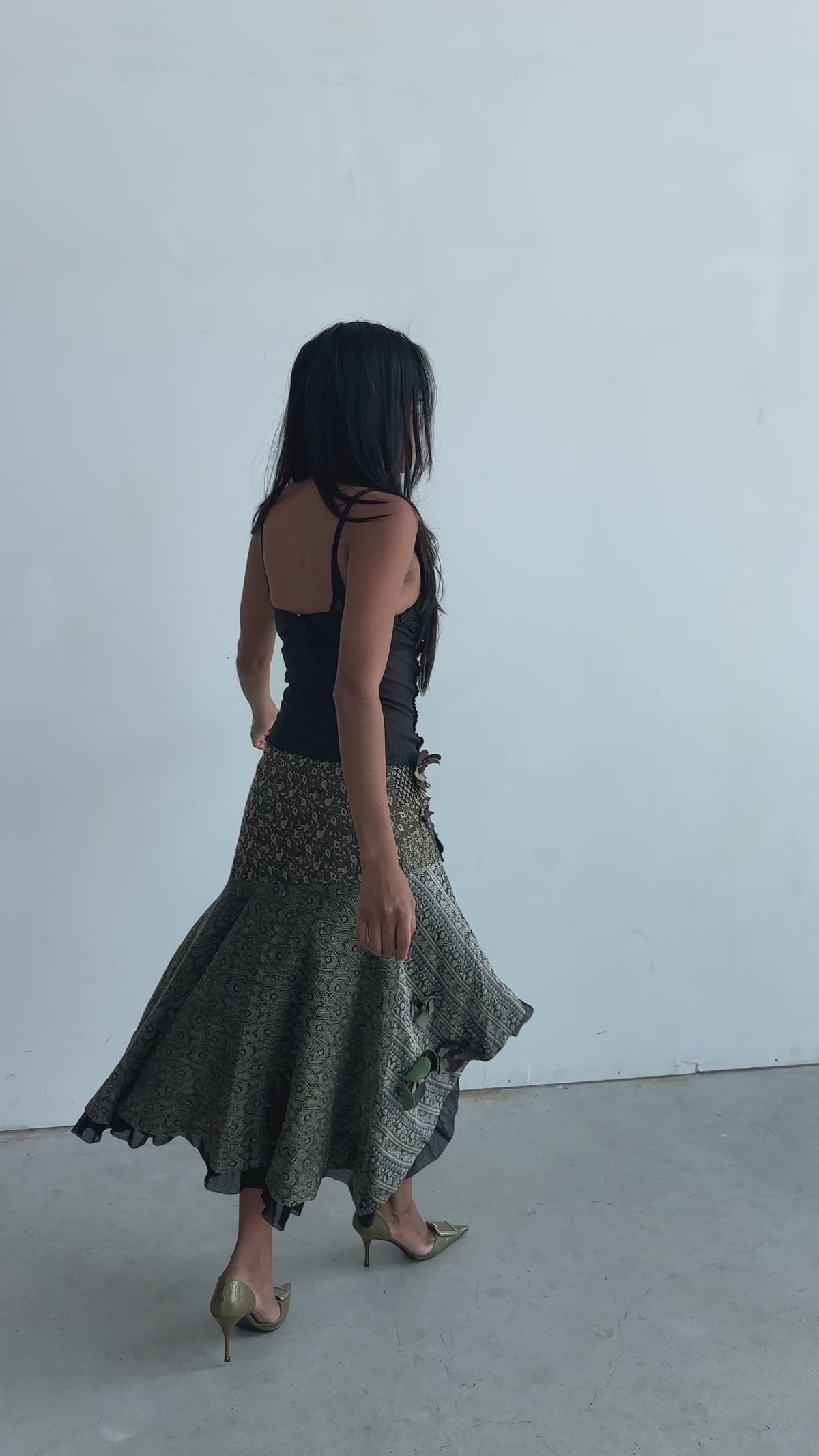 Y2k Euro Derhy whimsical high-low skirt with floral appliqué